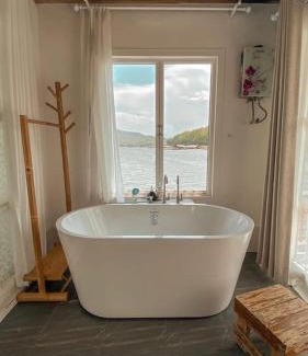 Mae Taeng Villa | ลอยภิรมย์ Loypirom