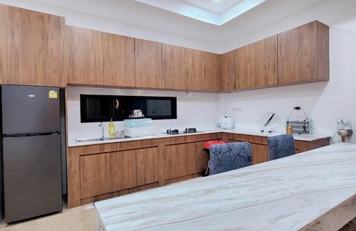 Pong Ta Long Villa | วิลล่า 4 ห้องนอน พร้อมสระว่ายน้ำและโต๊ะพลู