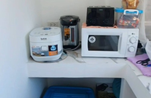 Nakhon Nayok Villa | วิวเขาล้อมรอบ มีน้ำจากเขื่อนไหลผ่าน มีสระว่ายน้ำ คาราโอเกะ สงบส่วนตัวแนวธรรมชาติ