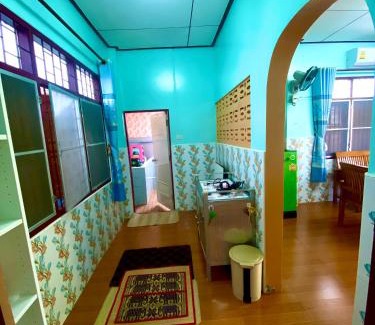 Ko Sichang House | สีชังสมายด์