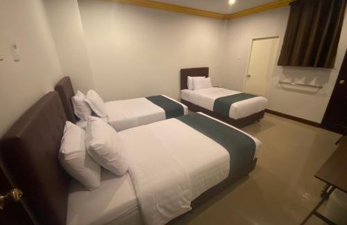 Chaiprakarn Hotel | อันตงเพลส Anton place