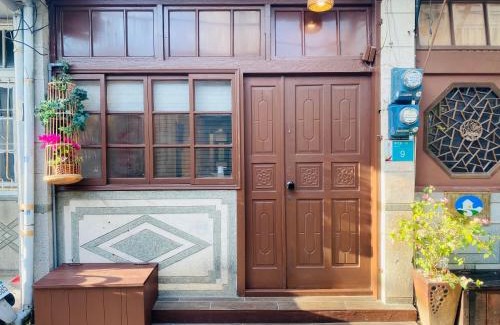 West Central District House | 倚鳳閣