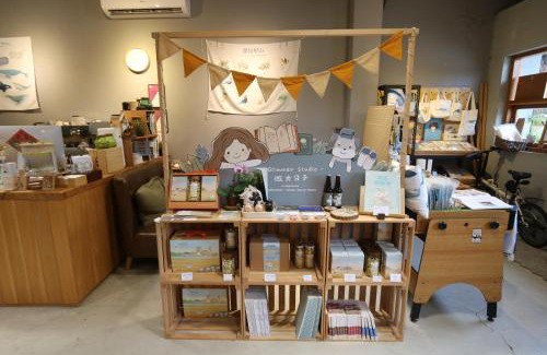 Tongluo House | 微光書旅-輕旅