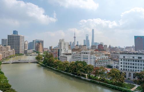 Shanghai Apartment | 梧舍壹号 外滩百年公寓B&B -Riverside Grace Suites on the bund and metro station