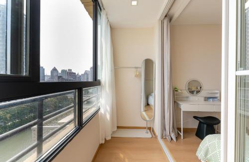Shanghai Apartment | 梧舍壹号 外滩百年公寓B&B -Riverside Grace Suites on the bund and metro station