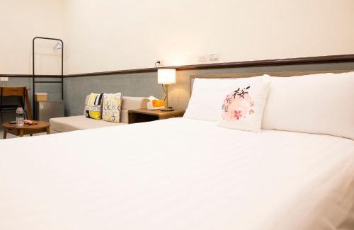 Zhunan House | 櫻花樹夏民宿