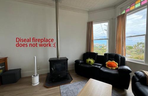 Bluff House | 海边小屋