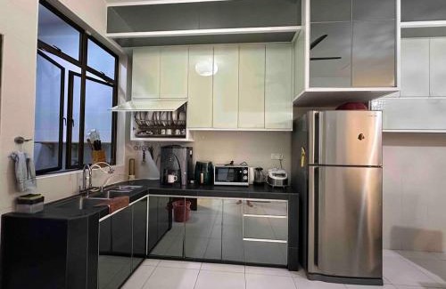 Kluang House | 简 民宿 居銮绿园 J Home Kluang Indah