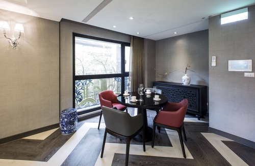 Xinyi Apartment | 花園景觀豪華公寓(2樓),搭車5分鐘到101大樓,步行10分鐘到捷運站站,室內180平方公尺大空間