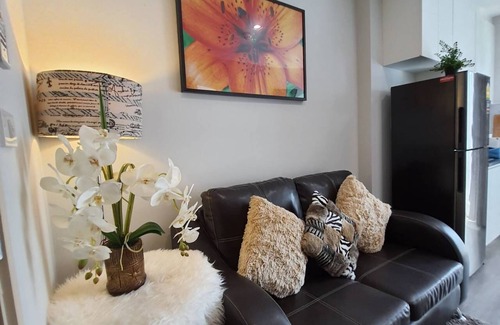 Suan Luang Condo | 0 Minute to Airport Link - 15 minutes to downtown Bangkok