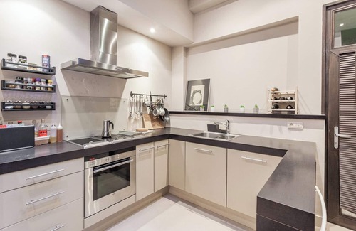 Brussels Apartment | 0)Vintage Heaven 55m2 w/4.5 m ceiling Full kitchen