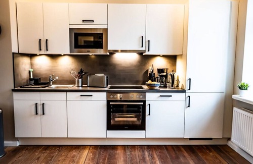 Brunsbuttel Apartment | 005 -2 Schlafzimmer mit 3 Betten