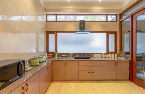 Udaipur Villa | 1 Amiras Entire Villa at Fateh Sagar, Udaipur