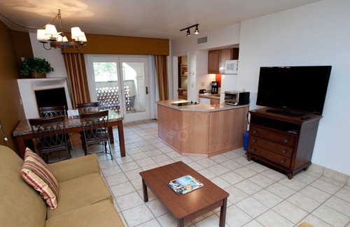Sedona Condo | 1 BDRM ~ LOS ABRIGADOS RESORT~ SALT WATER POOL, HOT TUBS, BAR/LOUNGE, DINING