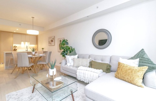 James Bay Condo | 1-bed condo Victoria's Inner Harbour includes parking! 90-DAY MINIMUM