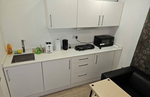 Kidbrooke with Hornfair Apartment | 1 Bed Flat - Sleeps 2 - Parking - Garden