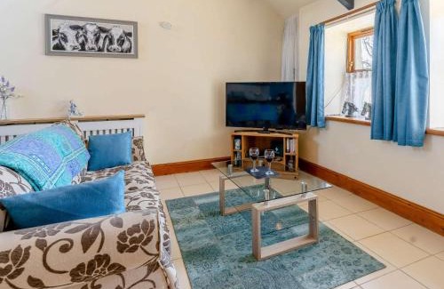 Llanybydder House | 1 bed property in Brynteg 81354