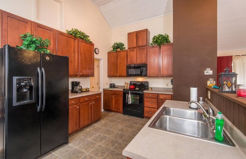 Nashville Cottage | 1 bedroom, 1 bath cottage