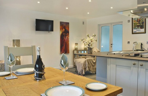 Layer Marney Cottage | 1 bedroom accommodation in Peldon, near Colchester