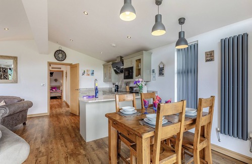 Welsh Frankton Ski Chalet | 1 bedroom accommodation in Ellesmere