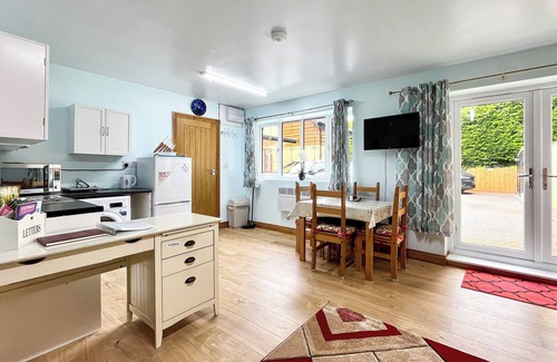 Chiseldon Cottage | 1 bedroom accommodation in Chiseldon, Near Marlborough