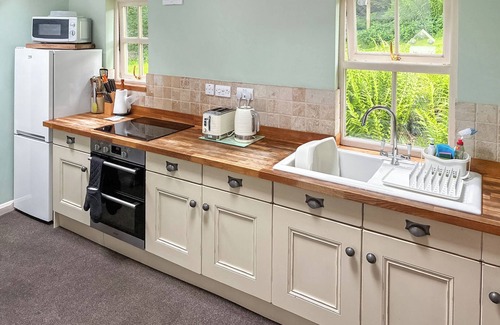 Girvan Cottage | 1 bedroom accommodation in Girvan