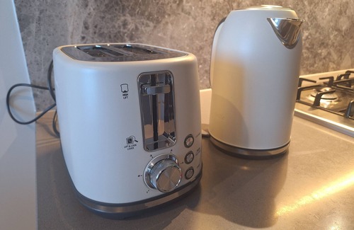 Glen Waverley Condo | 1 Bedroom apartment at the SkyGarden in Glen Waverley