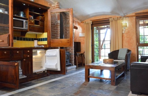 Olmedo Apartment | 1 bedroom apartment - 4 people: With charm and beautiful views of the garden