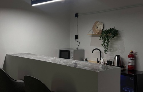 Medina Apartment | 1-bedroom apartment in Madinah ,w/65 Smart TV& self check-in