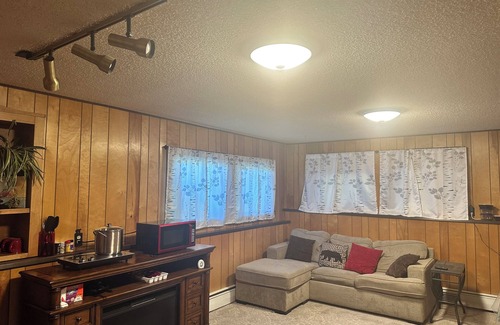 Northeast Anchorage House | 1-bedroom basement unit with Mountain View in Anchorage w/high speed WiFi