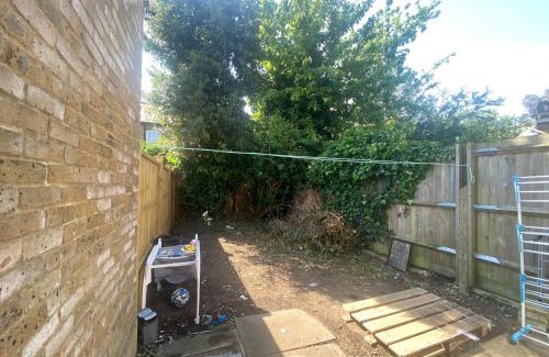 Noel Park House | 1 Bedroom Cosy Spacious