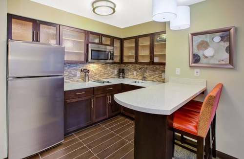 Benton Harbor Condo | 1 Bedroom | Free Daily Breakfast, Indoor Pool