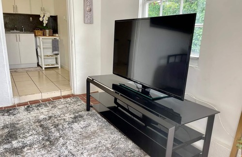 Homestead Apartment | 1 bedroom located in Homestead Fl , Near Fl keys , private parking