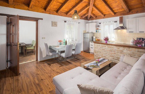 Medvidici House | 1 bedroom lovely home in Sv.Lovrec