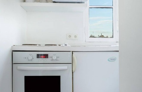 Quartier de la Folie-Mericourt Apartment | 1 BR Upper Marais with A/C