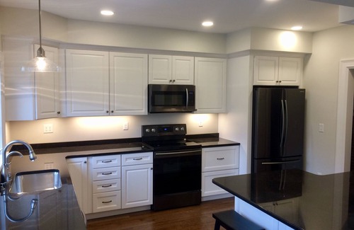 Newport House | #1 Location, wedding party, or vacation ,steps to Harbor, Restaurants, Shopping