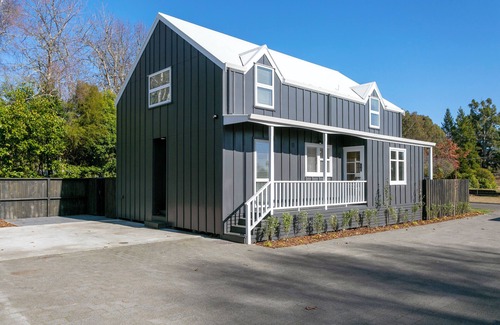 Turangi House | 1. Lodge @ The Quarters