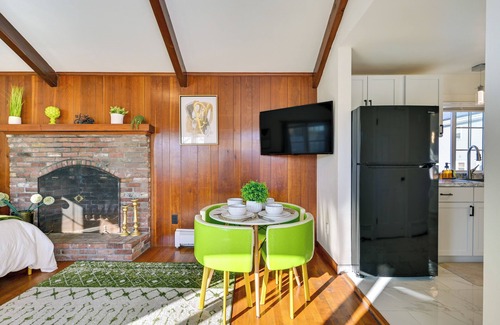 Salem Apartment | 1 Mi to Downtown Salem: Studio w/Fire Pit Access