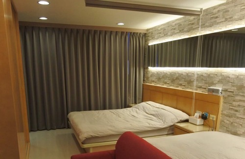 Ximending Apartment | 1 min to Ximen Metro (MRT) Station Exit 6