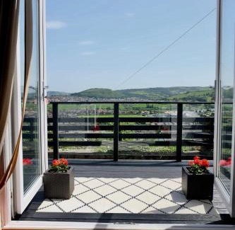 Penrhyn Bay House | 1 Saron Cottages