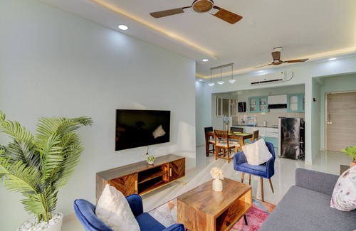 Chicalim Apartment | 10 min from GOI airport! Family sized apartment w/deck. Pool. Sauna. Wi-Fi.