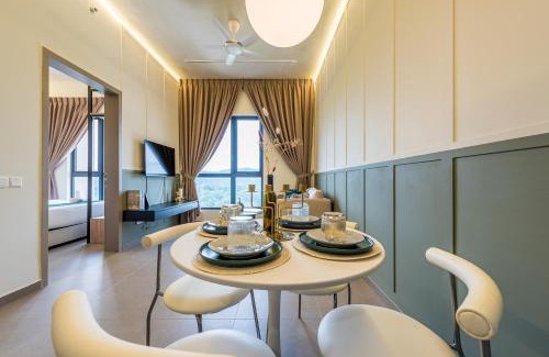 Sungai Penchala Apartment | 10 Mossaz skypool 5mins to 1U and Ikea atEmpire City by Light House