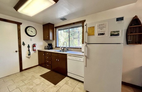 Graeagle Apartment | 10 Pomo Trail - On the Creek!