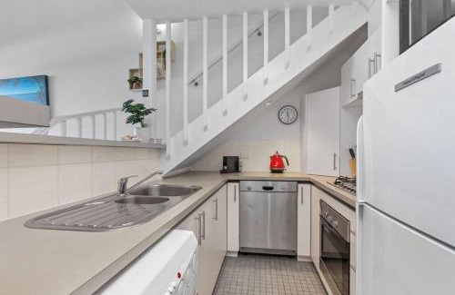 Wongarra Apartment | 10 Whitecrest Great Ocean Road Resort - Ocean View