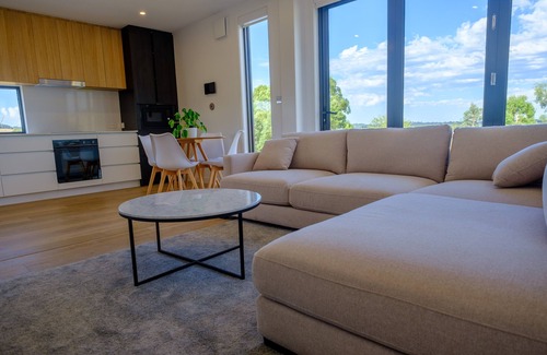 Coldstream House | 100% electric smart home on a sustainable farm