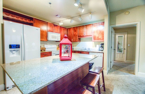 Panama City Beach Condo | 100 ft away from the 10th floor pool! Bring your sunscreen!