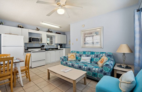 Laguna Beach Cottage | 100 Yard from the beach