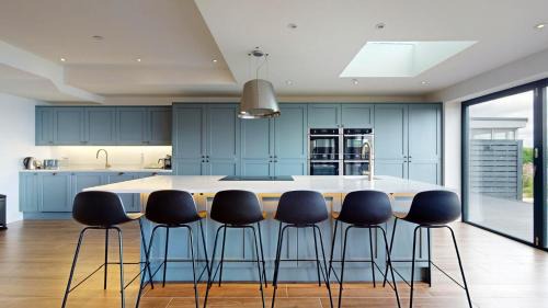 Penrhyn Bay House | 105 The Beach House