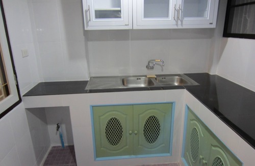 Rayong House | 10min. To beach: House Rayong Stadmitte: Park-like holiday complex with large pool