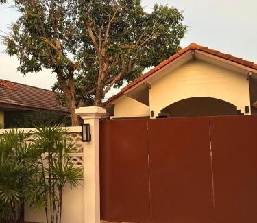 Lat Krabang House | 10mins to BKK airport 3BR Group Stay